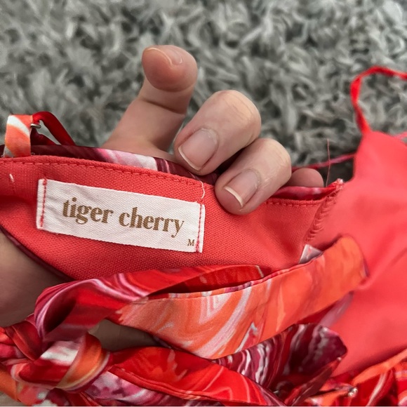 tiger cherry tie back bandana tank size medium - Picture 3 of 3